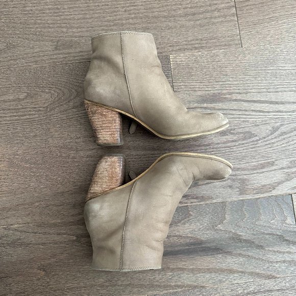 BP Trolley Booties 5.5 Taupe Nude Gray Nubuck - Picture 3 of 6